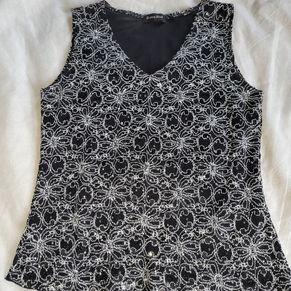 Woman's Sleeveless Dressy Tank Top / Shell Size M